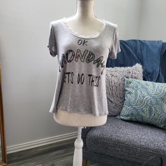 Threads Studio Tee - Picture 2 of 9